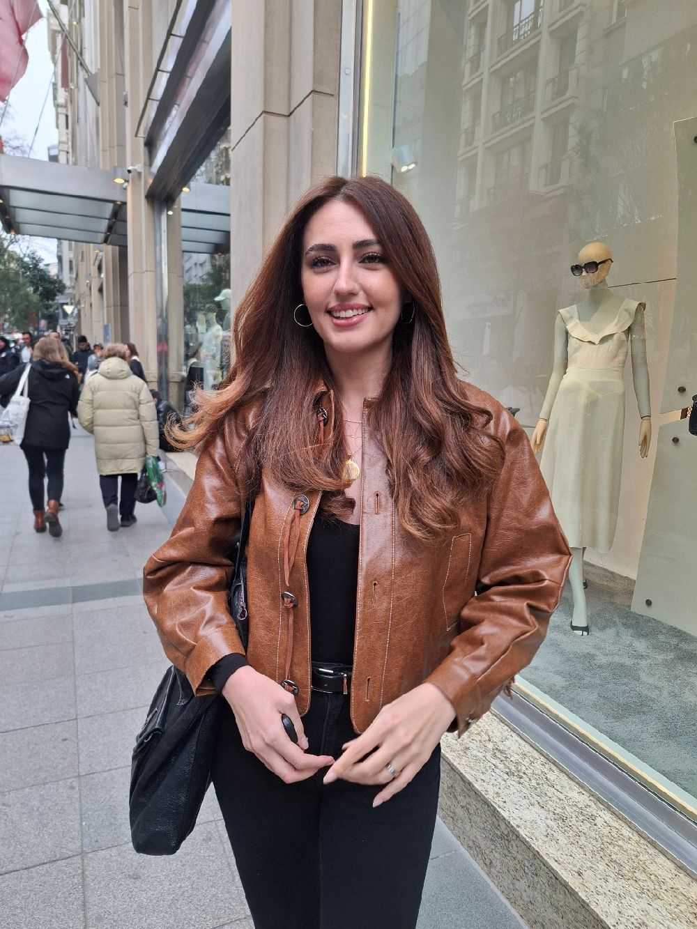 Selin Genç şarkıcılığa adım attı