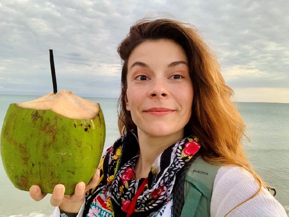 Selin Uzal sınırları aşıyor!