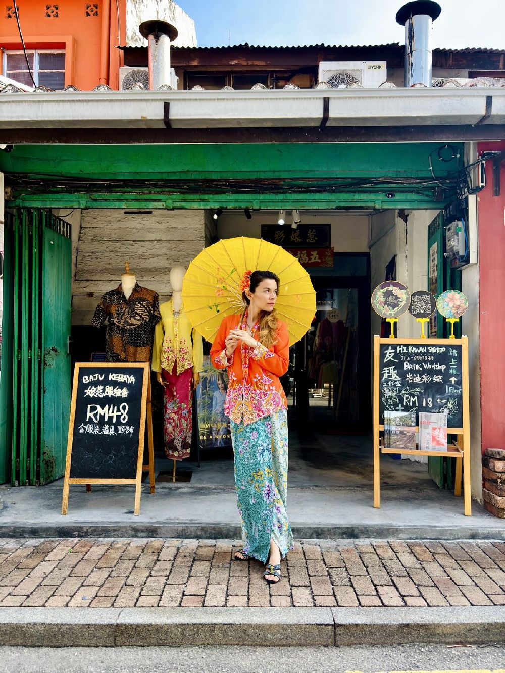 Selin Uzal sınırları aşıyor!