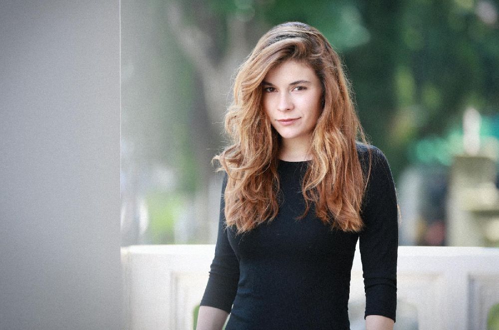 Selin Uzal sınırları aşıyor!