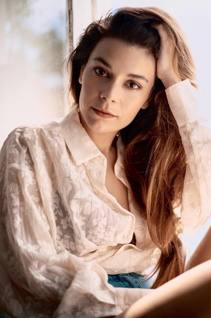 Selin Uzal sınırları aşıyor!