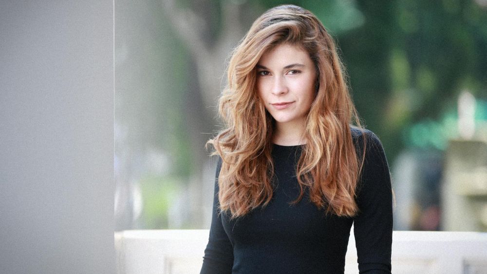 Selin Uzal sınırları aşıyor!