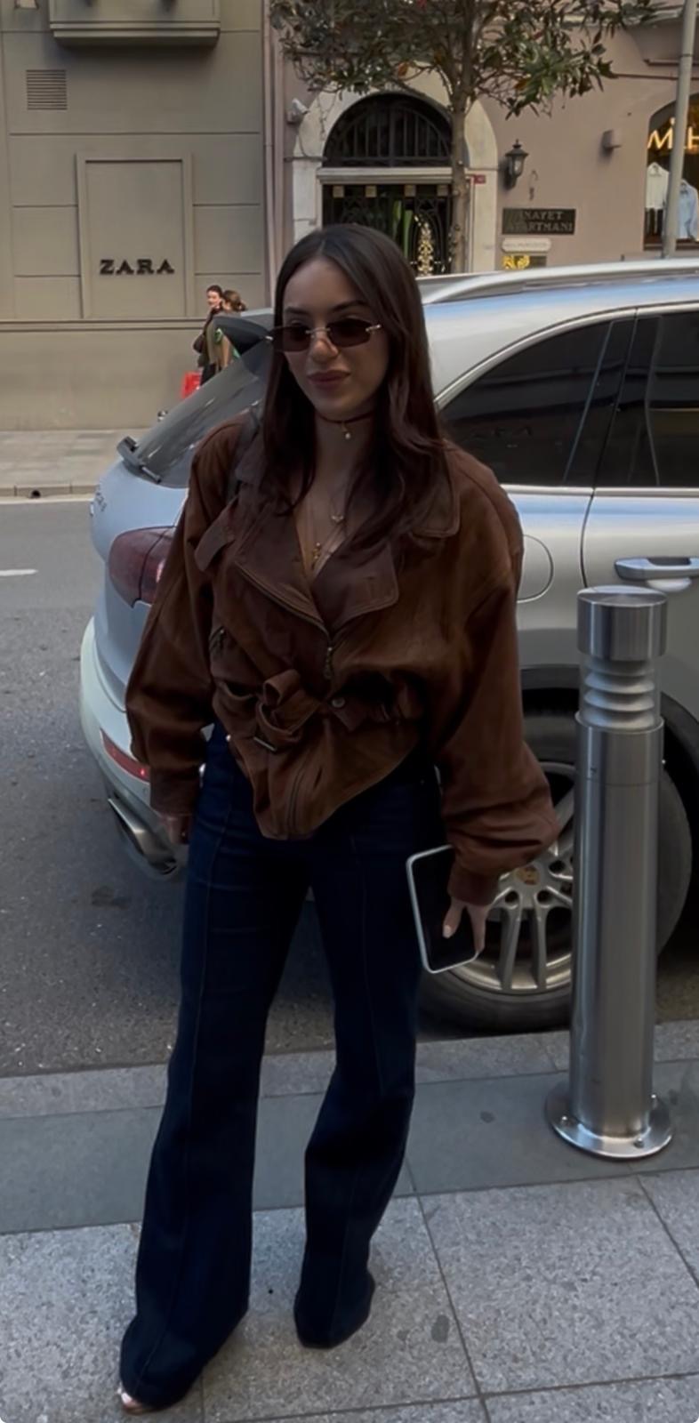 Sera Kutlubey'den Hülya Avşar'a tenis mesajı