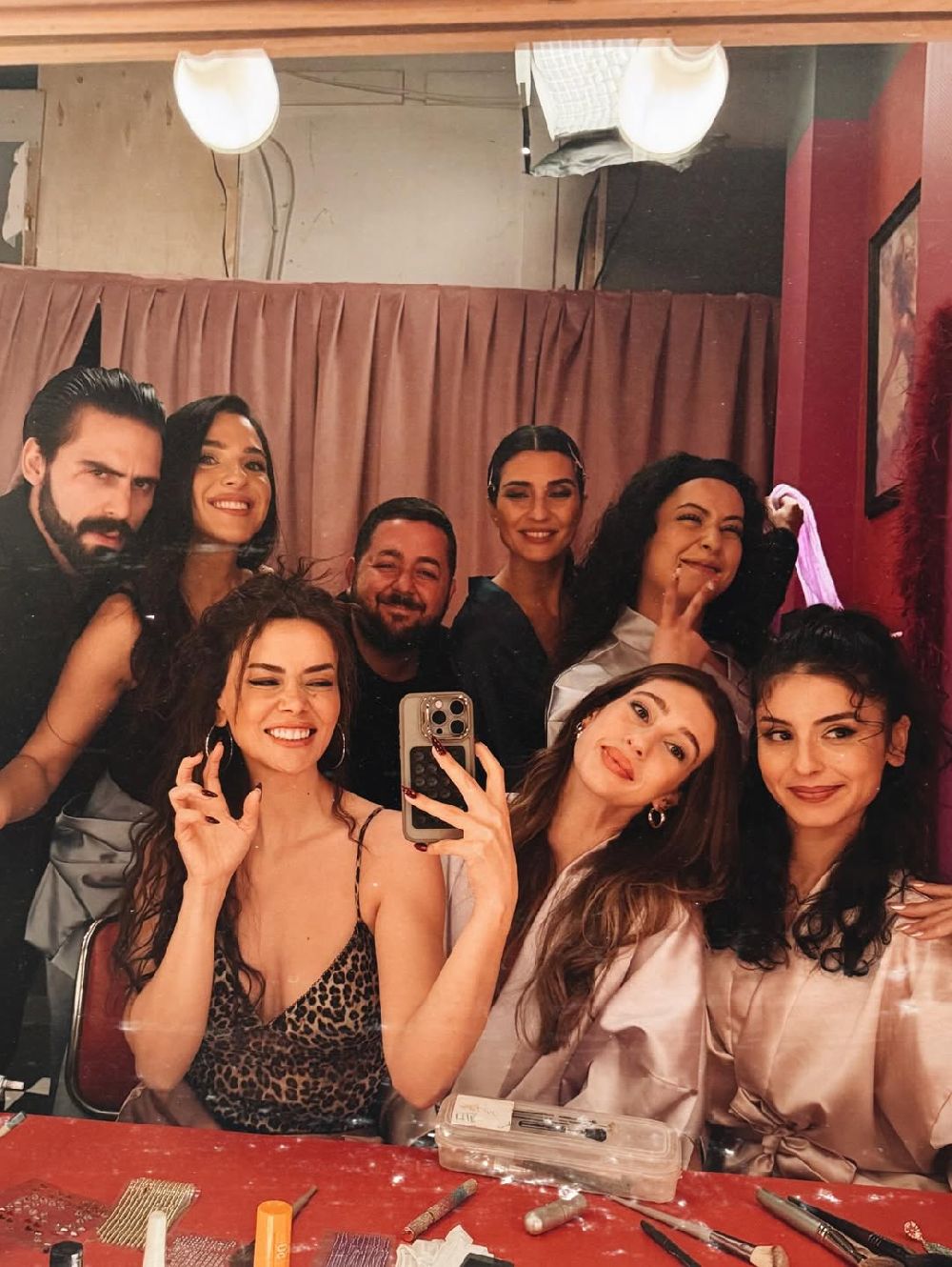 Üç ay boyunca pole dansı dersi aldılar