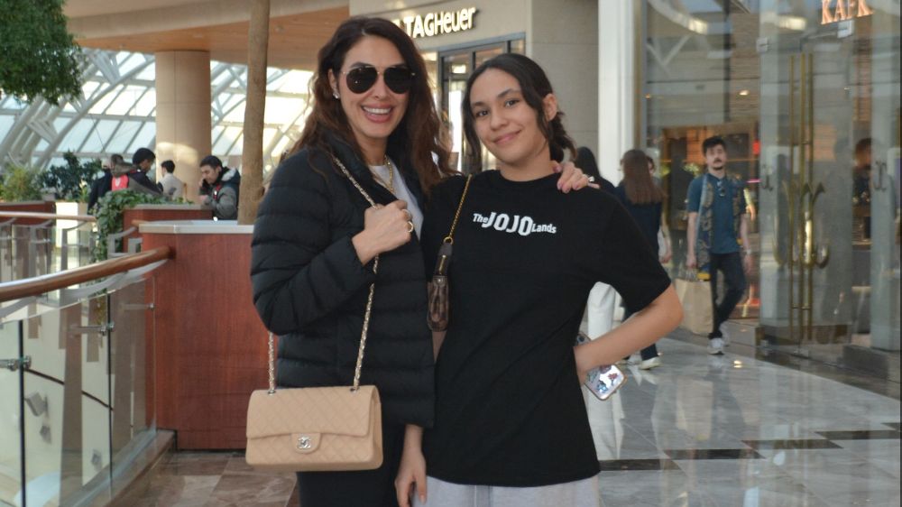 Zuhal Topal ve kızı Lina'nın AVM turu