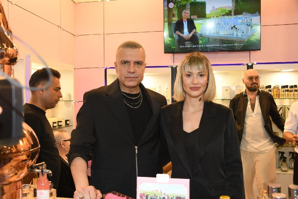 Berdan Mardini ile Şafak Sezer fuara damga vurdu