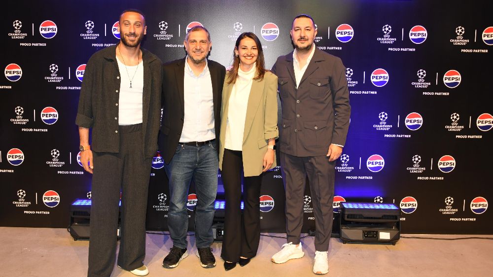 Dev maçı birlikte izlediler   