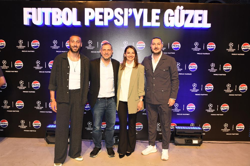 Dev maçı birlikte izlediler   