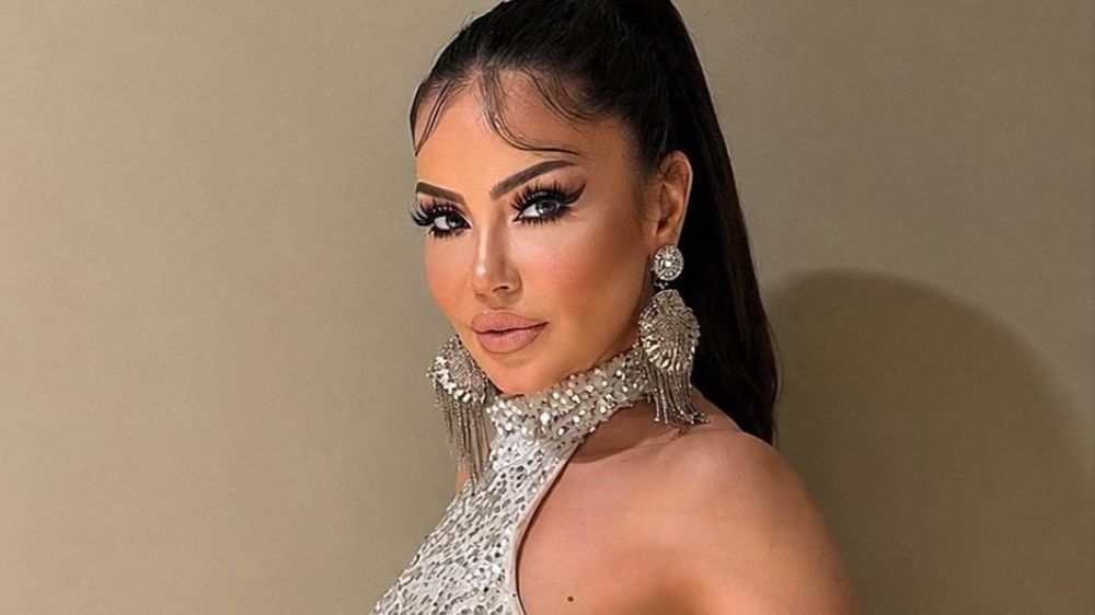 Lara'dan estetik itirafı: Herkes fabrikadan çıkmış gibi