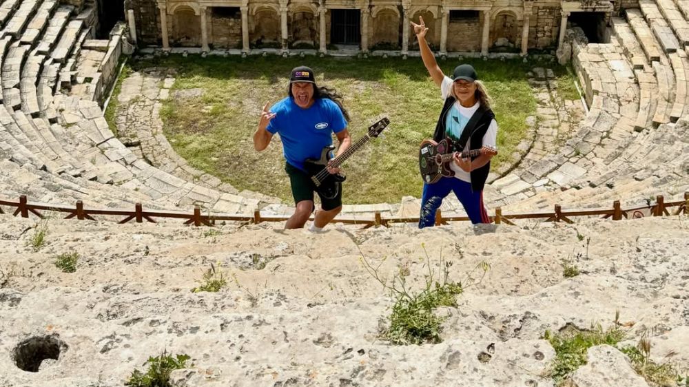 Metallica üyeleri Kirk Hammett ve Robert Trujillo Denizli'yi gezdi
