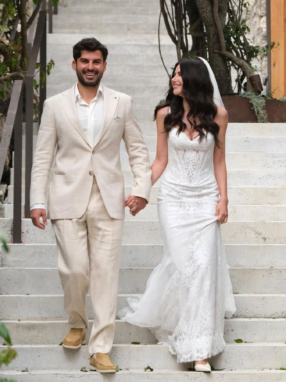 Nesrin Cavadzade ile Kadir Taner Uçar ile evlendi. Oyuncu düğün fotoğraflarını paylaştı