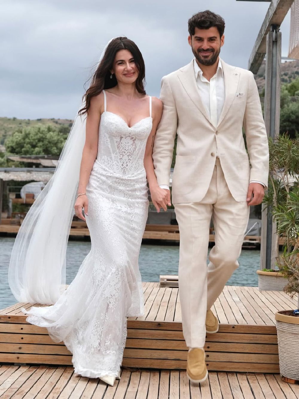 Nesrin Cavadzade ile Kadir Taner Uçar ile evlendi. Oyuncu düğün fotoğraflarını paylaştı
