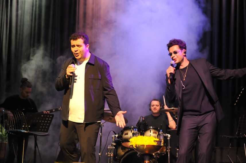 Safa Sarı ve Atakan Çelik’in Sonkiüçdört gösterisine büyük ilgi