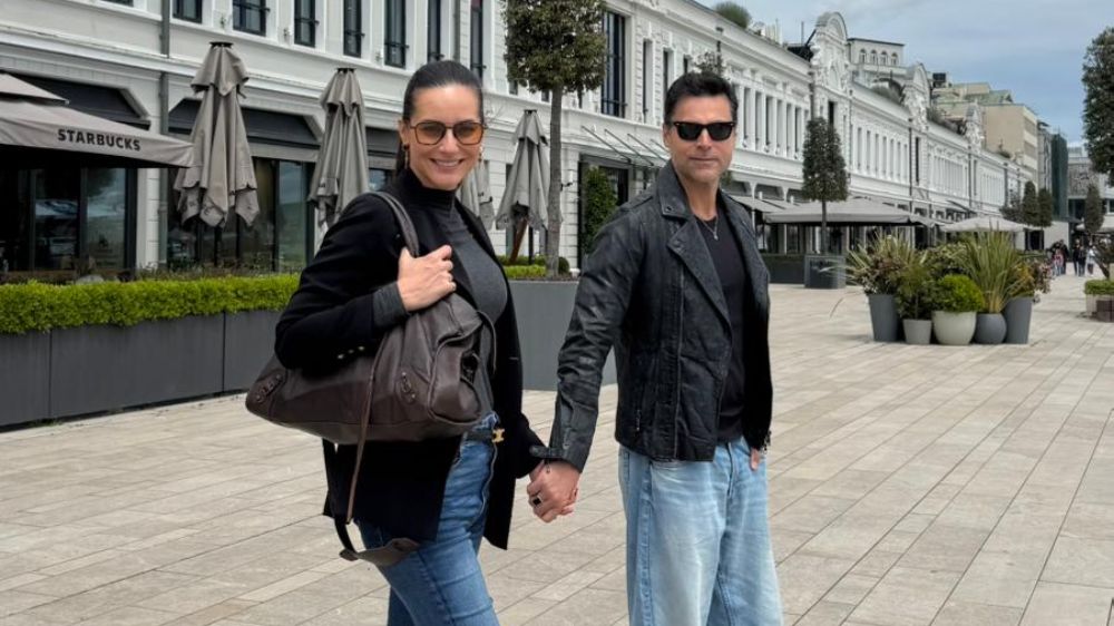Sedef Avcı ve Kıvanç Kasabalı'nın AVM tarzı
