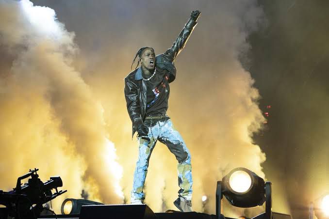 Travis Scott ve Kanye West ilk kez DJ kabininde birlikte!
