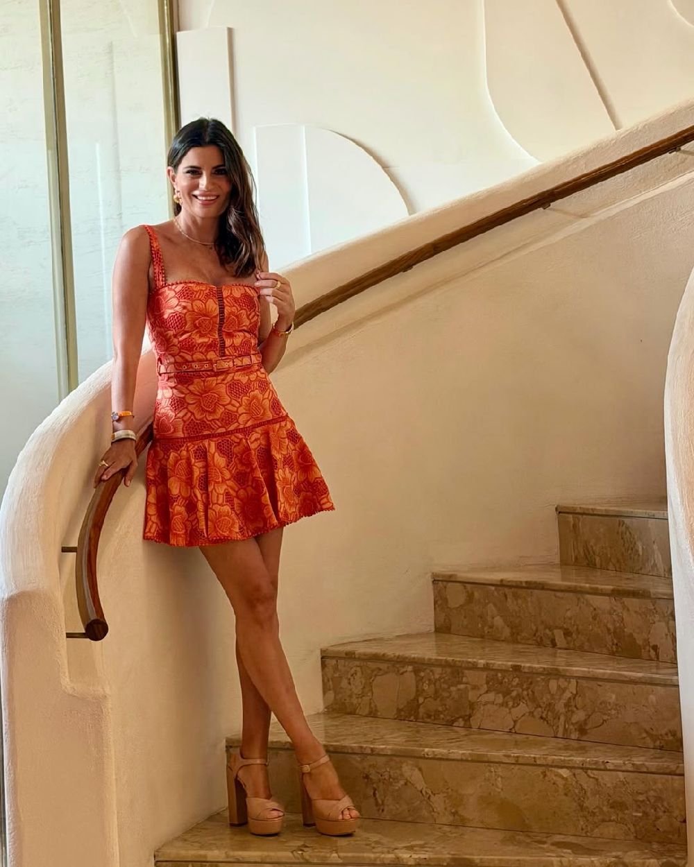 Ece Vahapoğlu sağlığına kavuşmasını dostlarıyla kutladı