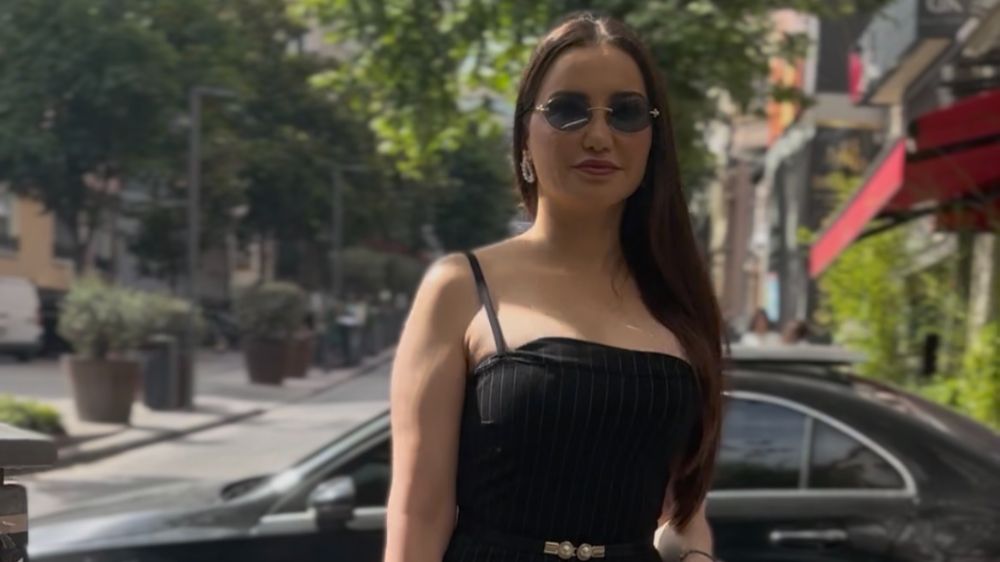 Esra Ezmeci'den estetik açıklaması!