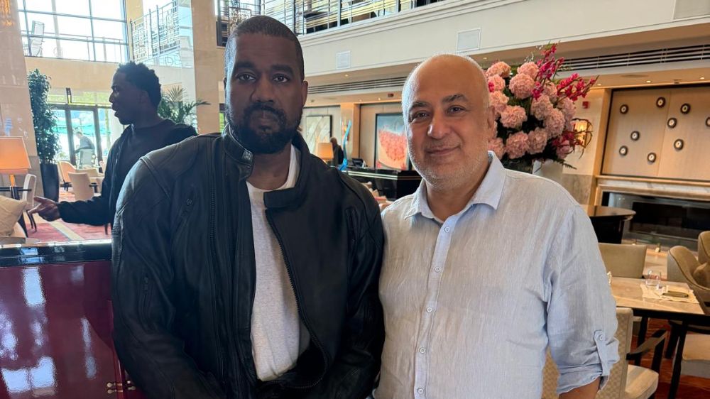 Kanye West gitti rekorlar kaldı