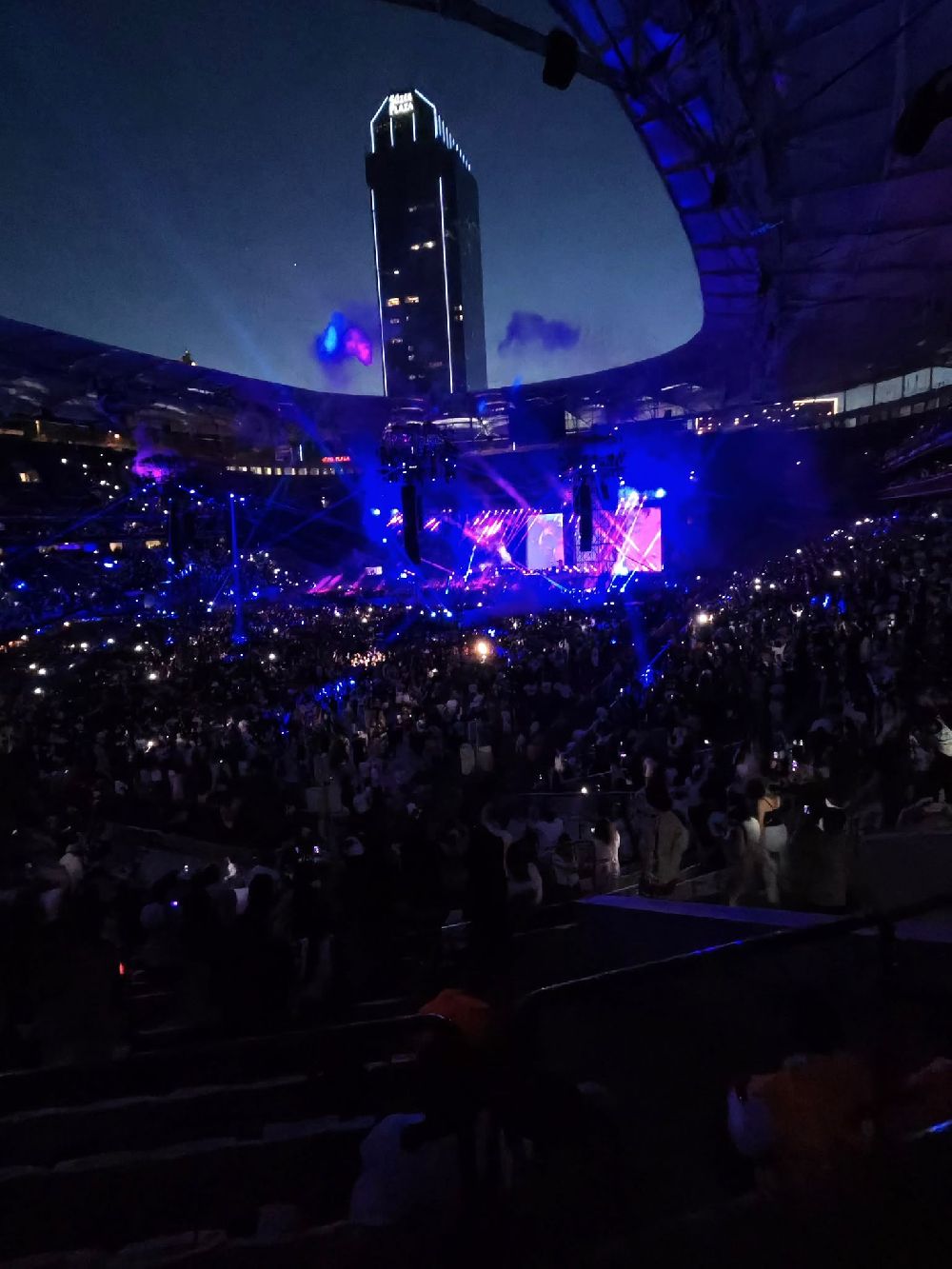 Max Korzh’tan rekor gibi konser