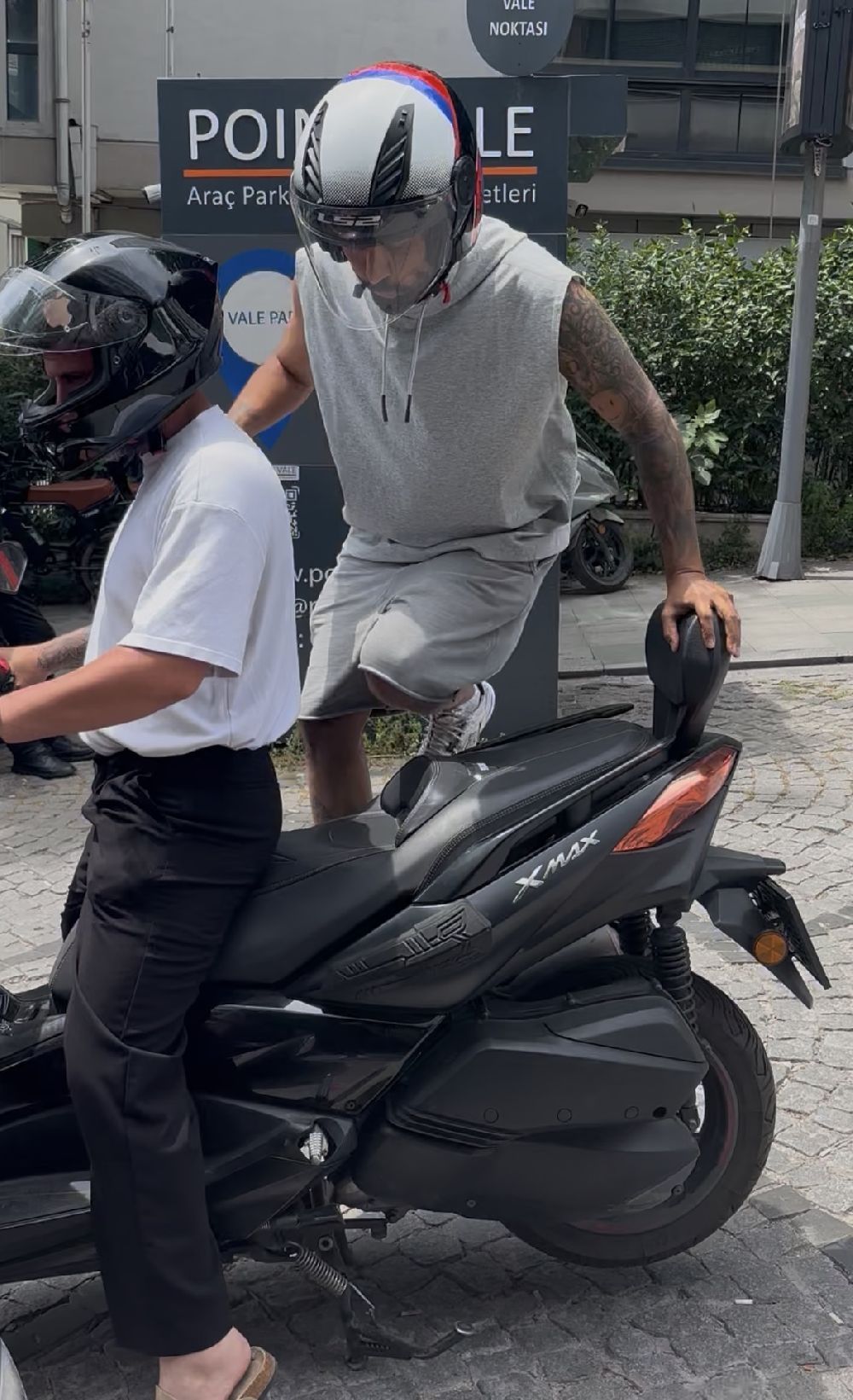 Tan Taşçı'dan İstanbul'da rekor kıran Kanye West hakkında çarpıcı açıklamalar