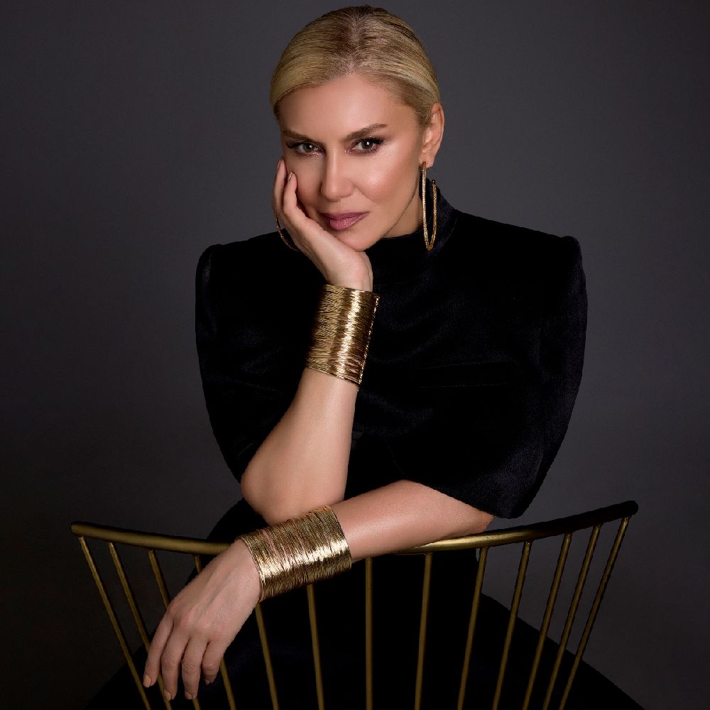 Zeynep Mansur'dan Loş ile dansa davet   