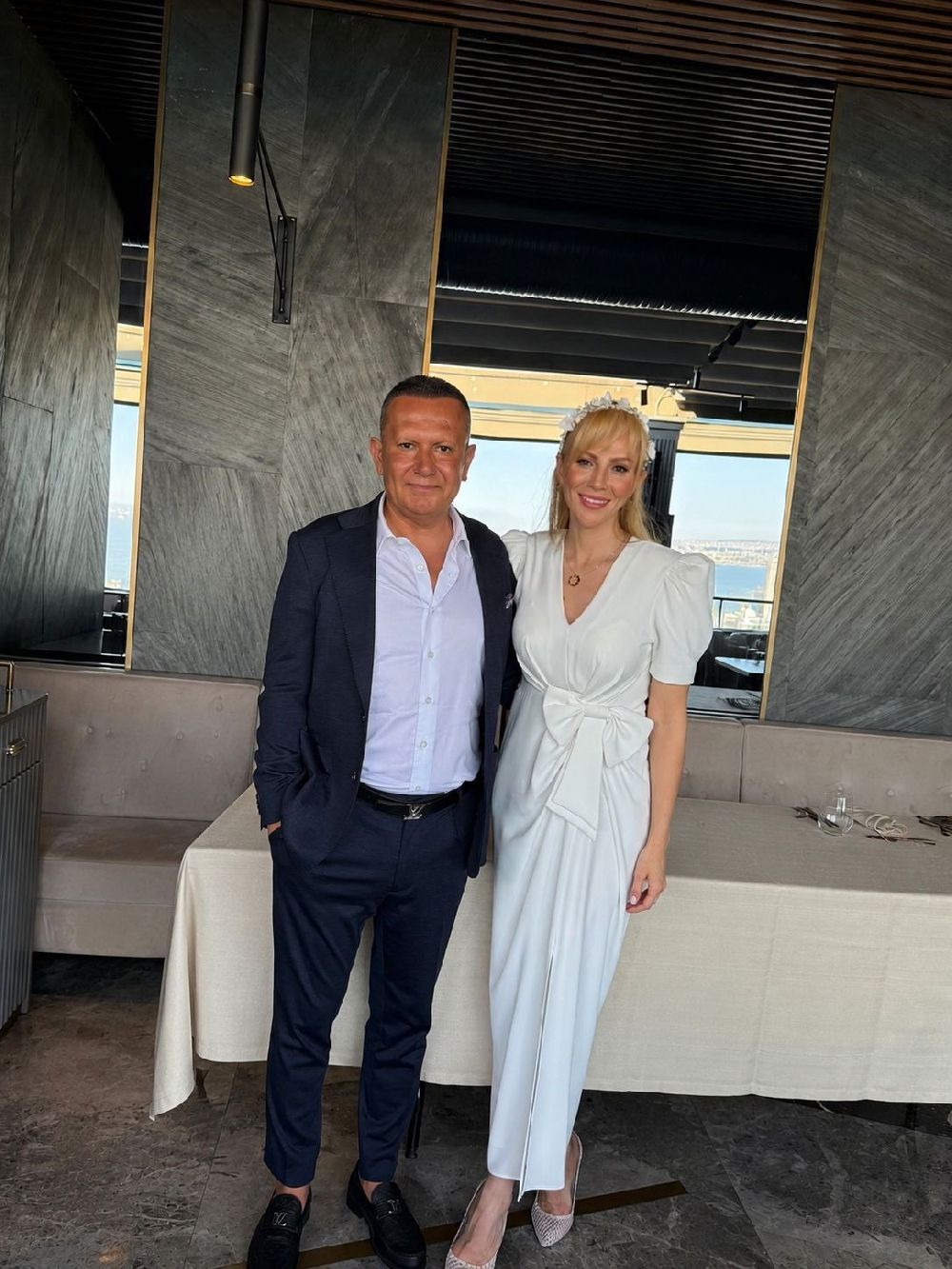 Züleyha Ortak Dağ ve Prof. Dr. Serdar Dağ kutlama yemeğinde dostlarını ağırladı