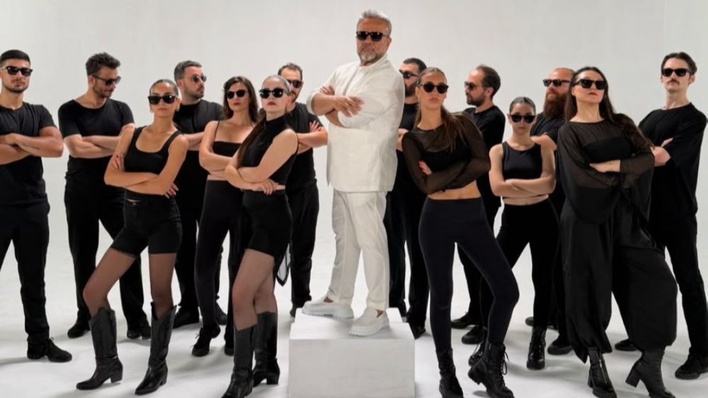 Bülent Serttaş klip için kamera karşısına geçti