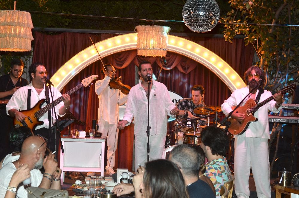Karaf rüzgârı Bodrum'da esti