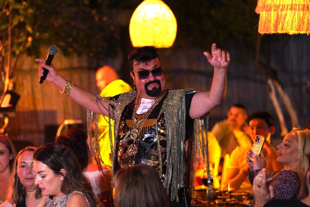 Kobra Murat Bodrum'da sahne aldı