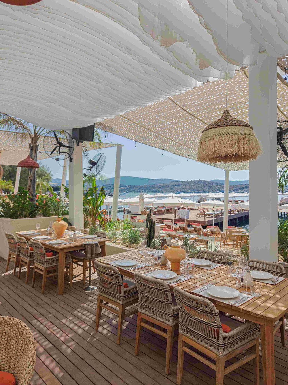 Bodrum Asarlık’ta gün batımının en şık adresi