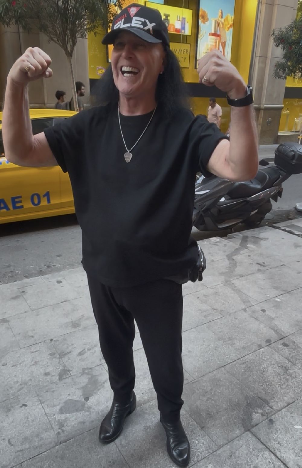 Dünyaca ünlü sanatçı Dave Evans'tan Türkiye'ye övgüler
