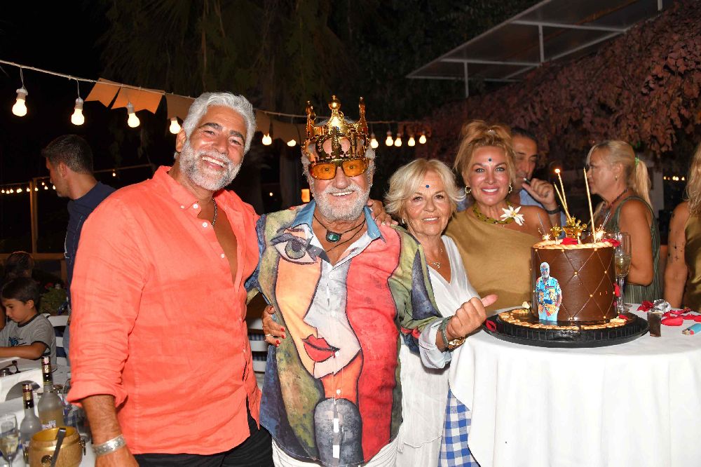 Fedon 80'inci yaşını Bodrum'da kutladı