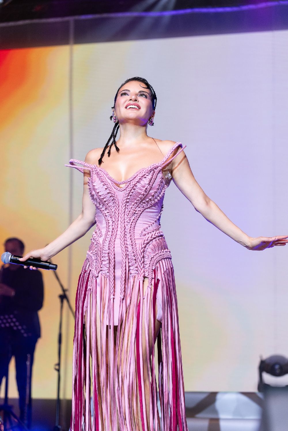 Göksel ve Yasemin Sakallıoğlu'nun Depresyondayım düeti dikkat çekti