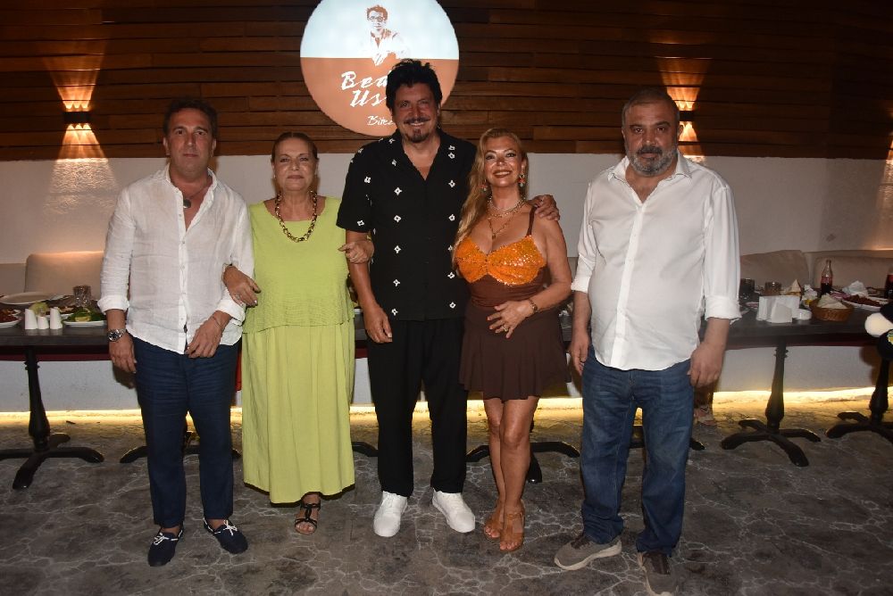 Müşerref Akay'dan genç şarkıcılara ağır gönderme
