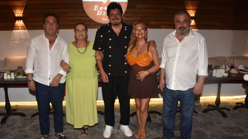 Müşerref Akay'dan genç şarkıcılara ağır gönderme