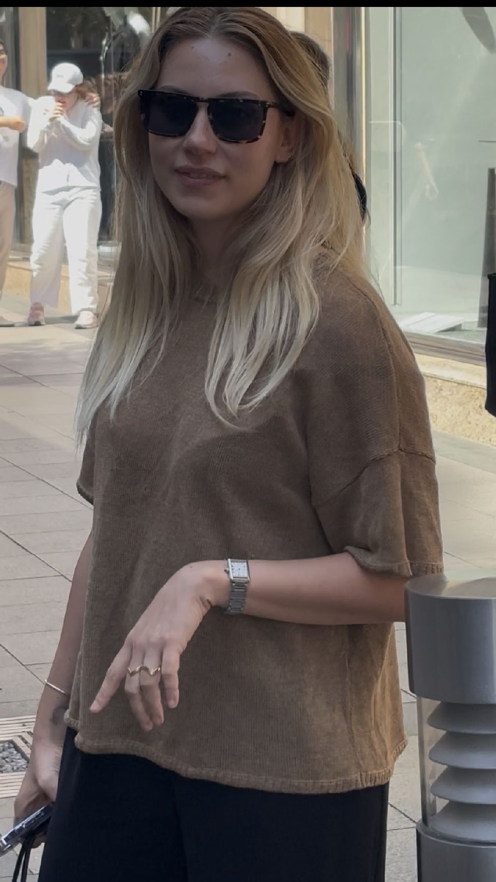 Sandra Pestemalciyan eski sevgilisi Akın Akınözü'yle ilgili soruları cevapsız bıraktı