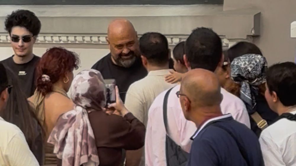 Somer Sivrioğlu ilgiden Nişantaşı'nda yürüyemedi