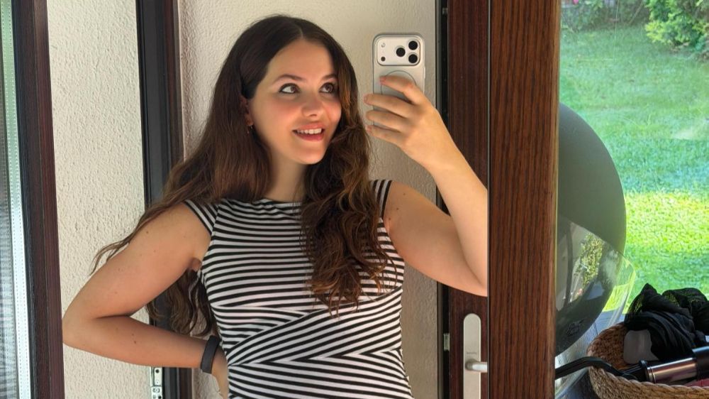 Almila Ada’dan hamilelik pilatesi!