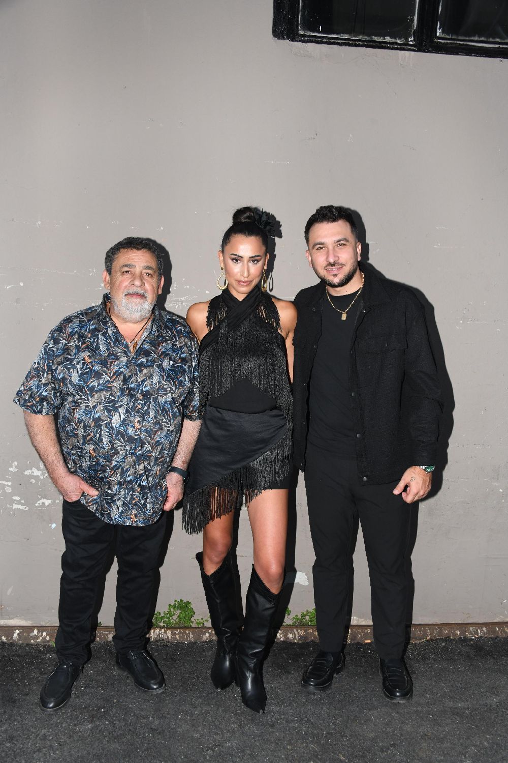 Dünyaca ünlü grup Gipsy Kings'i Türk tasarımcı Nur Sena Şahin giydirdi