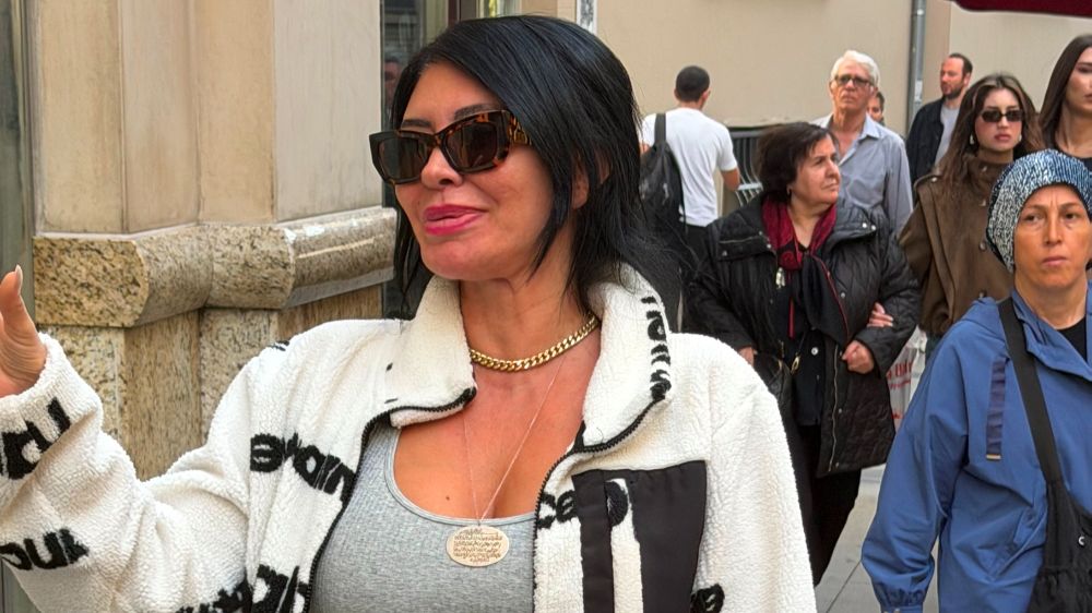Ebru Polat'tan meslektaşlarına kulis göndermesi