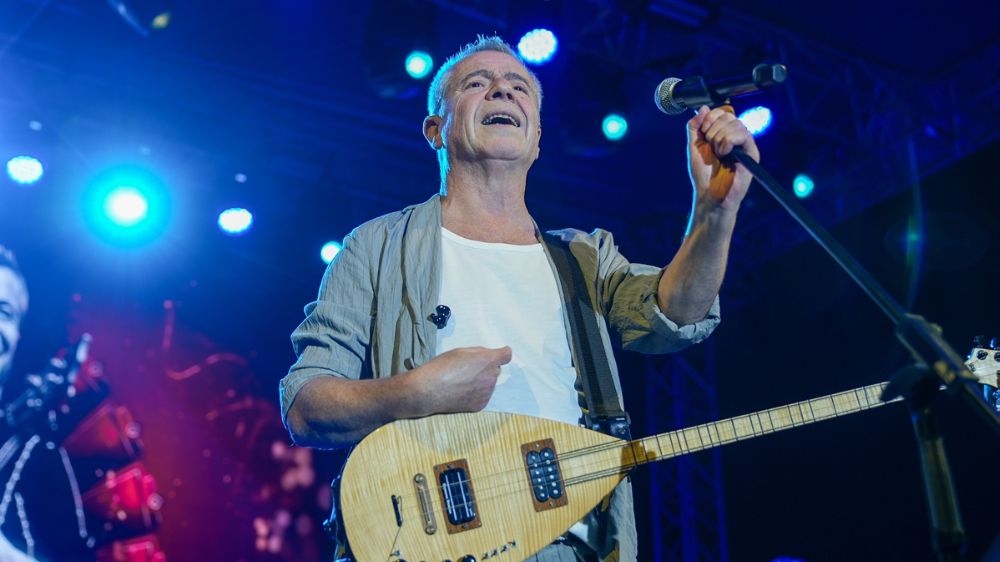 Levent Yüksel İstanbul'da sahne aldı