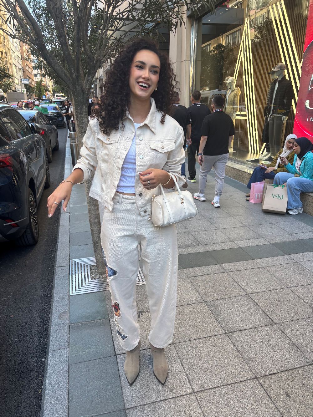 Miss Turkey güzeli Sıla Saraydemir oyunculuk eğitimi almaya başladı