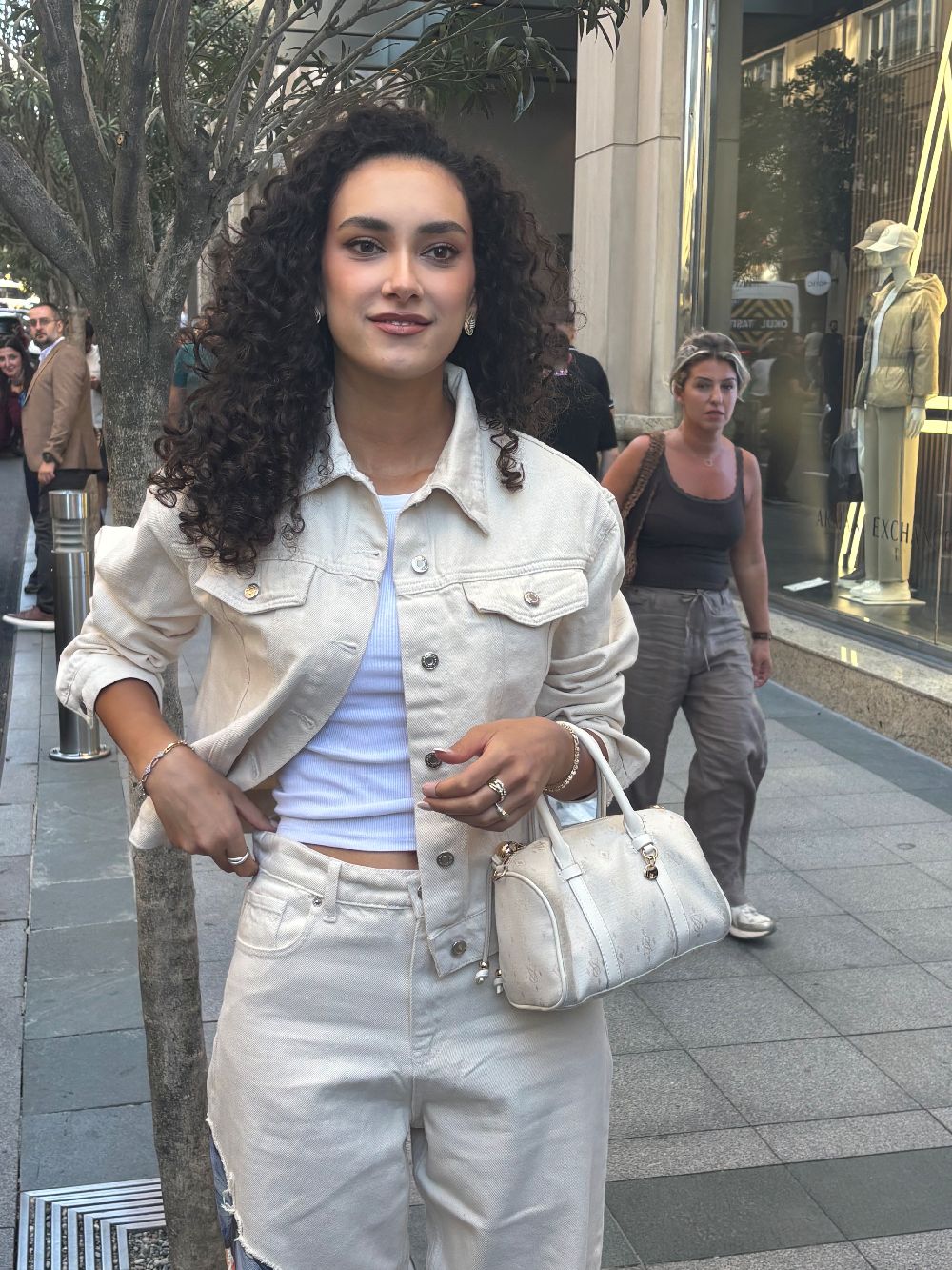 Miss Turkey güzeli Sıla Saraydemir oyunculuk eğitimi almaya başladı