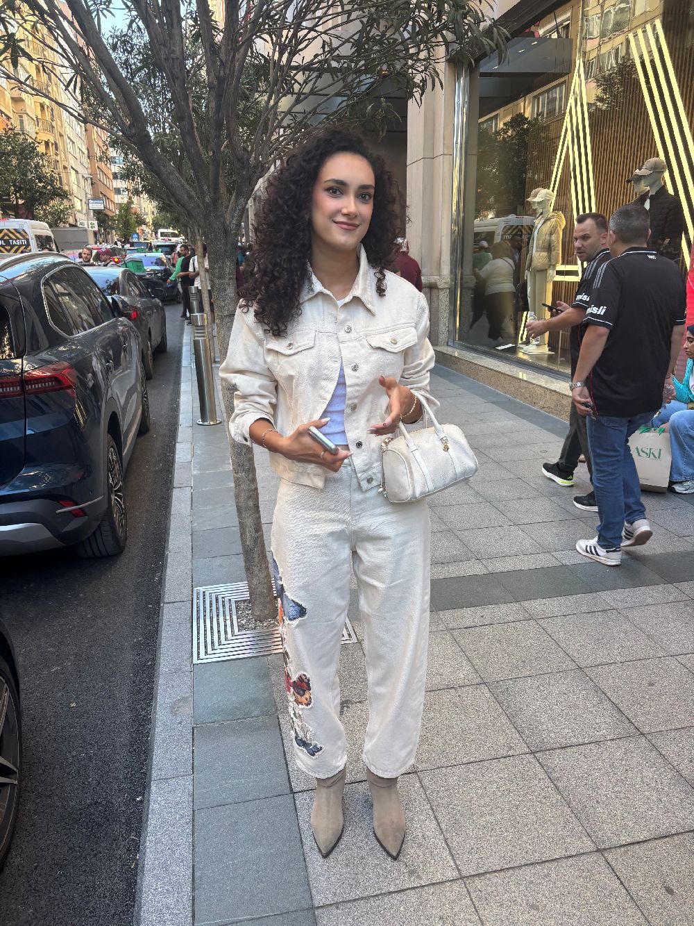 Miss Turkey güzeli Sıla Saraydemir oyunculuk eğitimi almaya başladı