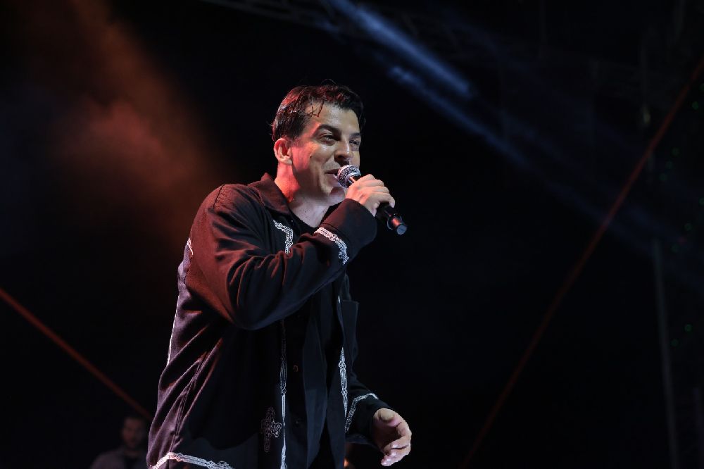 Norm Ender Kazak Gölü Festivali'nde sahne aldı
