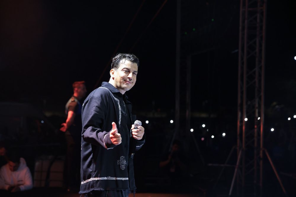 Norm Ender Kazak Gölü Festivali'nde sahne aldı