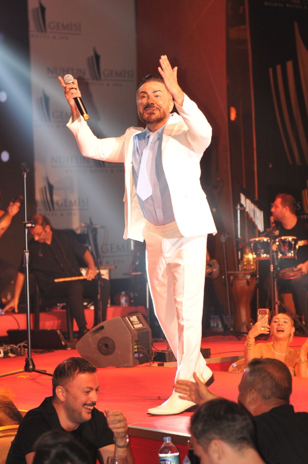 Rober Hatemo'dan radikal karar, müziği bırakıyor! Bakın hangi mesleği yapacak?
