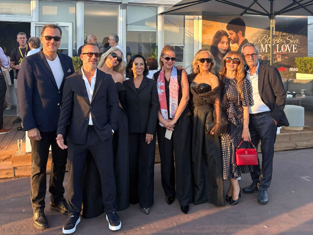 Konu Komşu'nun Cannes çıkarması