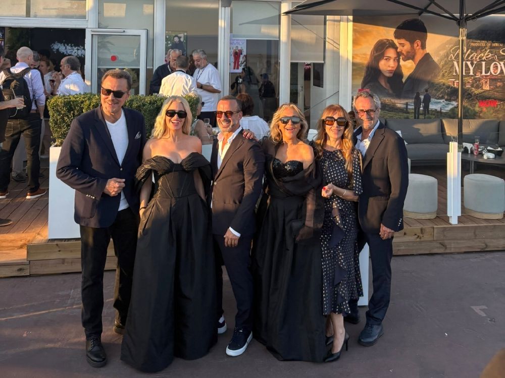 Konu Komşu'nun Cannes çıkarması