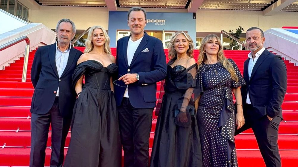 Konu Komşu'nun Cannes çıkarması